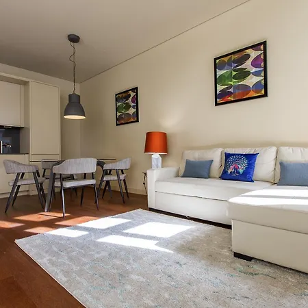 Apt In 8 Building - Center Apartamento