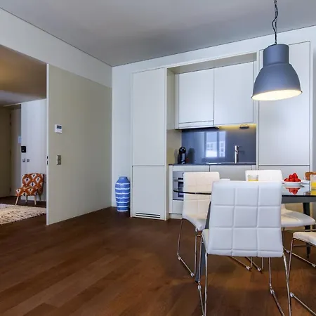 Apt In 8 Building - Center 아파트 *